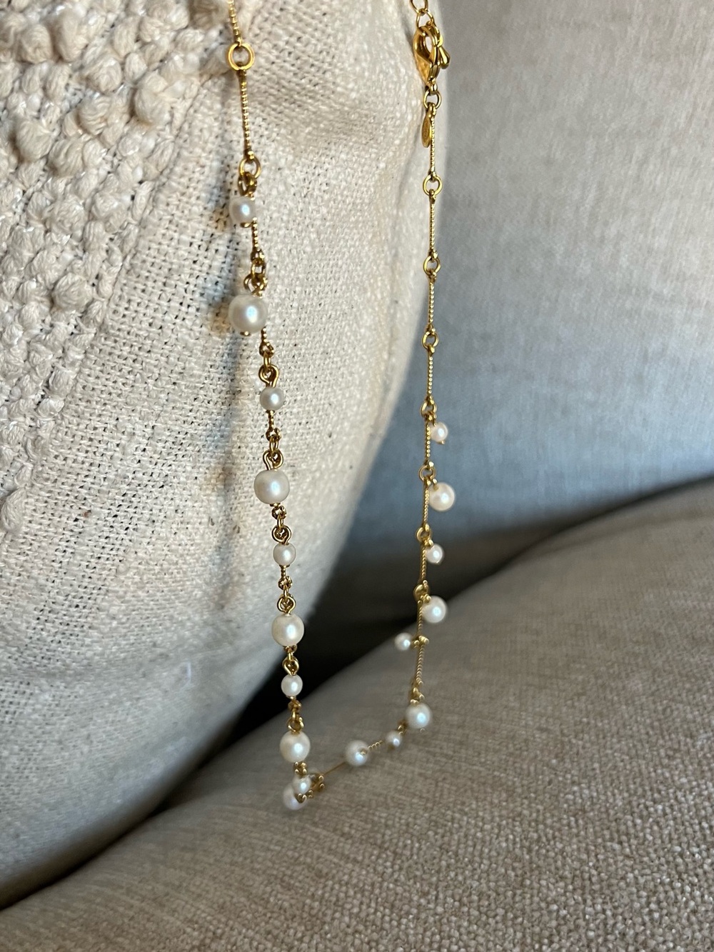 Vintage inspired Signed Premier Designs Gold Pearl Dangle Drop Necklace 18” - Picture 6 of 7